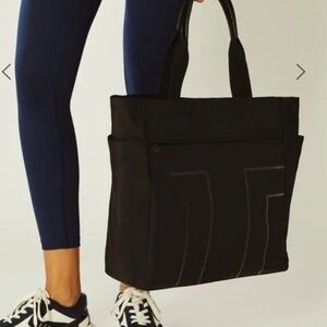 Tory Sport Nylon Graphic T Holdall Tote – Black – Excellent Condition